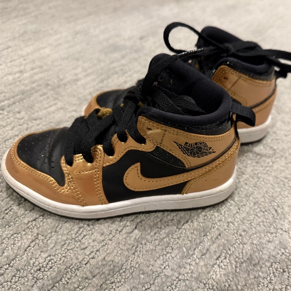 Nike Jordan 1 Mid Toddler Boys Gold and Black Hightop Sneakers - Sz 11 - Picture 3 of 9